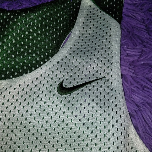 Womens Reversible Green & White Basketball Shirt - Picture 4 of 4